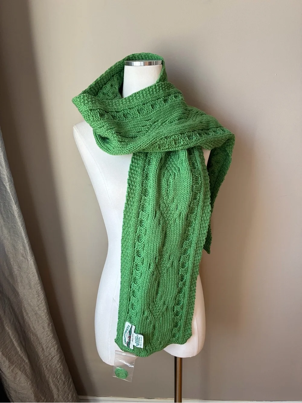 NWT Aran Crafts 100% Wool Kelly Green Chunky Cable Knit Scarf